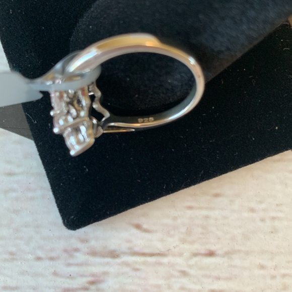 Morganite Flower Ring - Picture 4 of 8